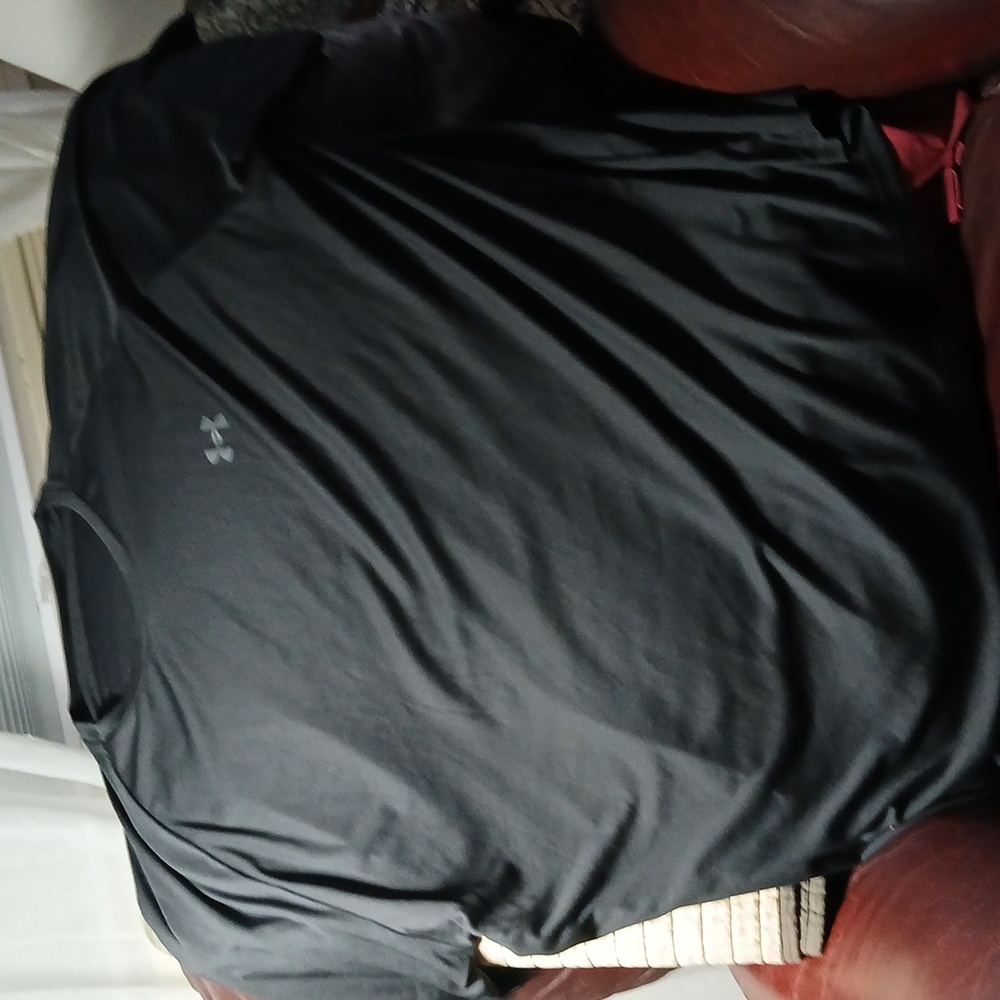 A Black 5 XL mens loose fit underarmer  shirt